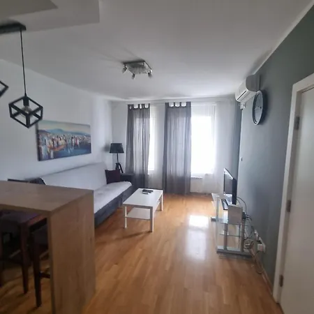 Laguna Апартаменты *